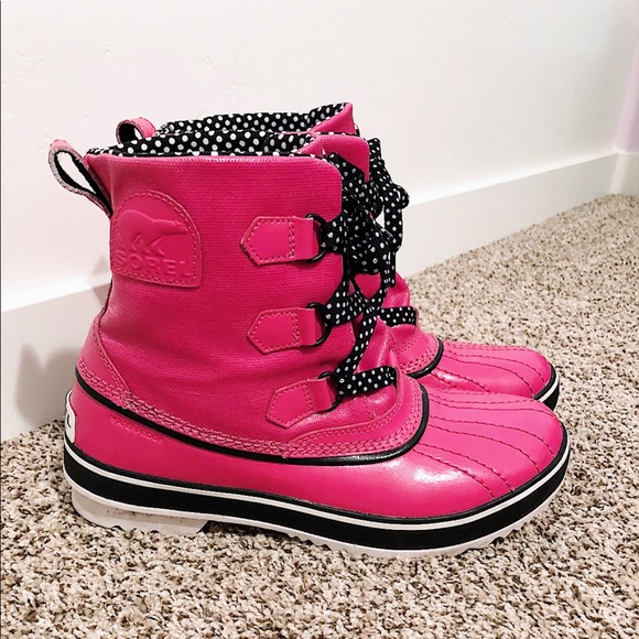 Sorel Shoes - RARE SORELS Pink Polka Dot Short Waterproof Women